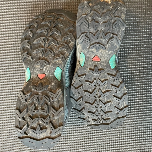 Salomon Womans Hiking Shoe - Picture 2 of 3